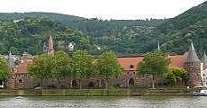 Marstall - pohled z pravého břehu Neckaru