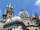 Románský oktogon mezi gotikou a barokem