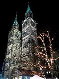 Kostel sv. Vavřince (Lorenzkirche) v noci